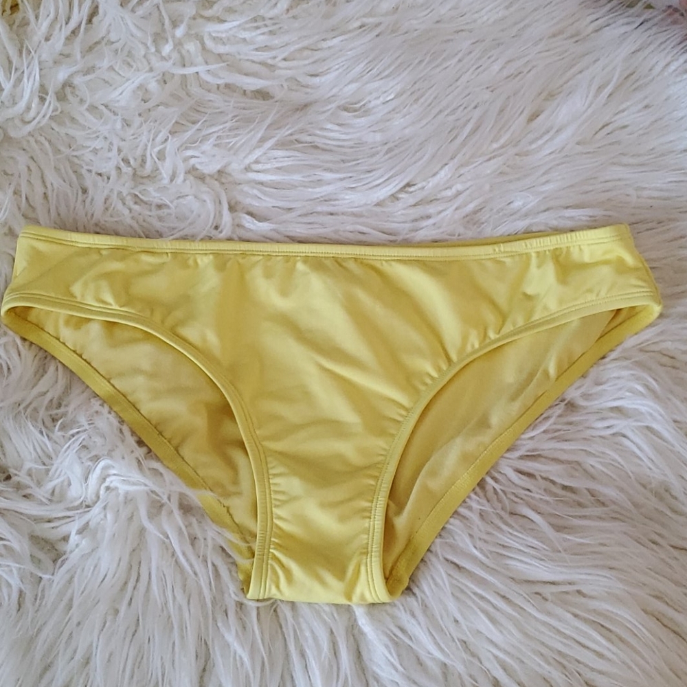 Kona Sol yellow medium coverage